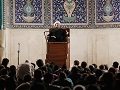 سخنرانی پیش از خطبه‌های نماز جمعه | پناهیان: عیب بزرگ دموکراسی «فریب» مردم است و حُسن دموکراسی «رشد» مردم است
